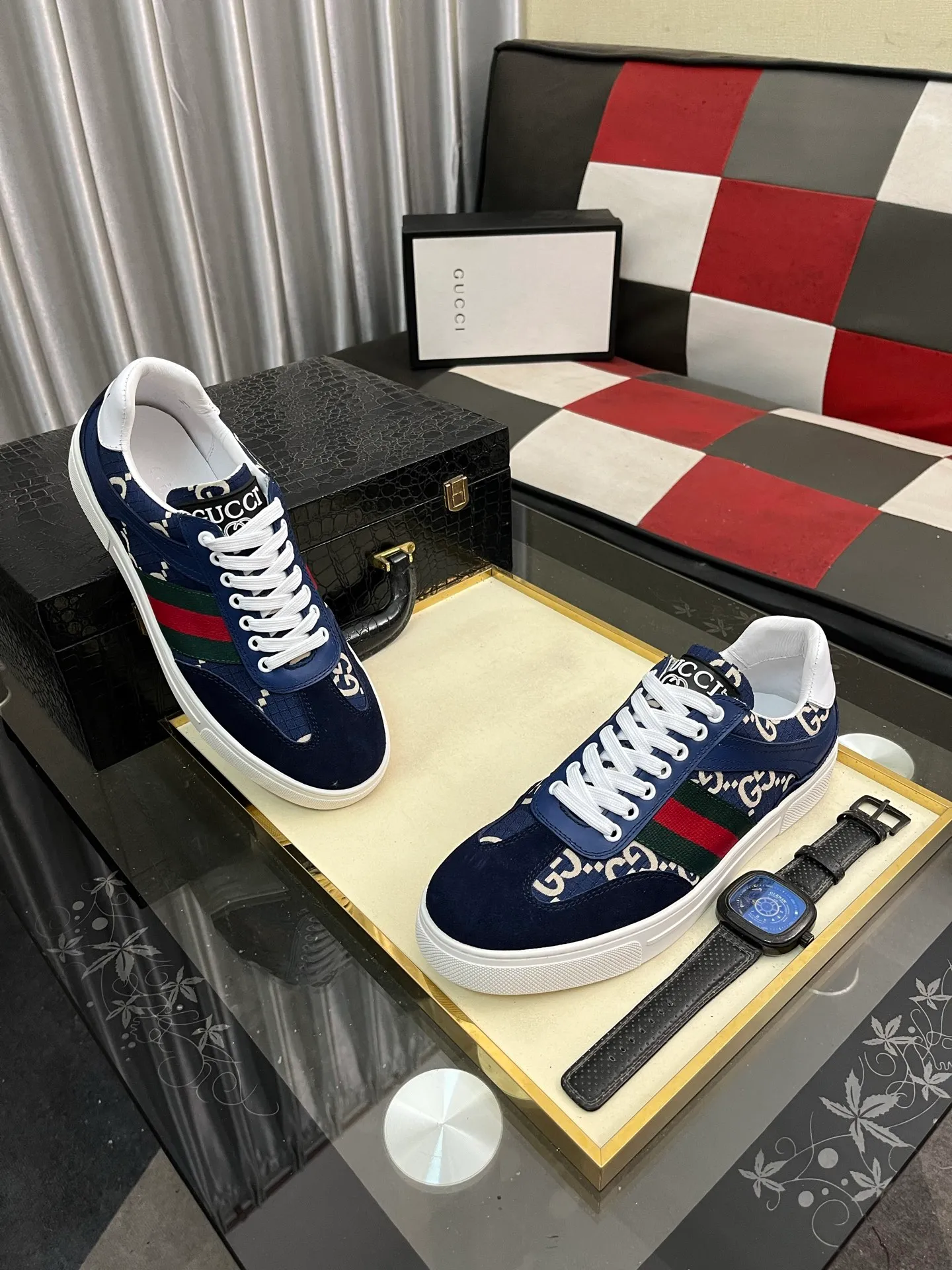 Men's Men's Shoes 💰440 ⌚️⌚️[GUCCI] Gucci men's casual shoes are absolutely popular 🔥The ultimate matching item for trendy men! The charm of super texture is irresistible, the main recommendation, the flower leather color is bright! The upper is made of high-quality brand printed fabric with cowhide, breathable leather lining and wear-resistant rubber sole, noble and elegant! Extremely comfortable🎁🎁You can be as handsome as you want💪 Available in sizes 38-44 and 5️⃣colors